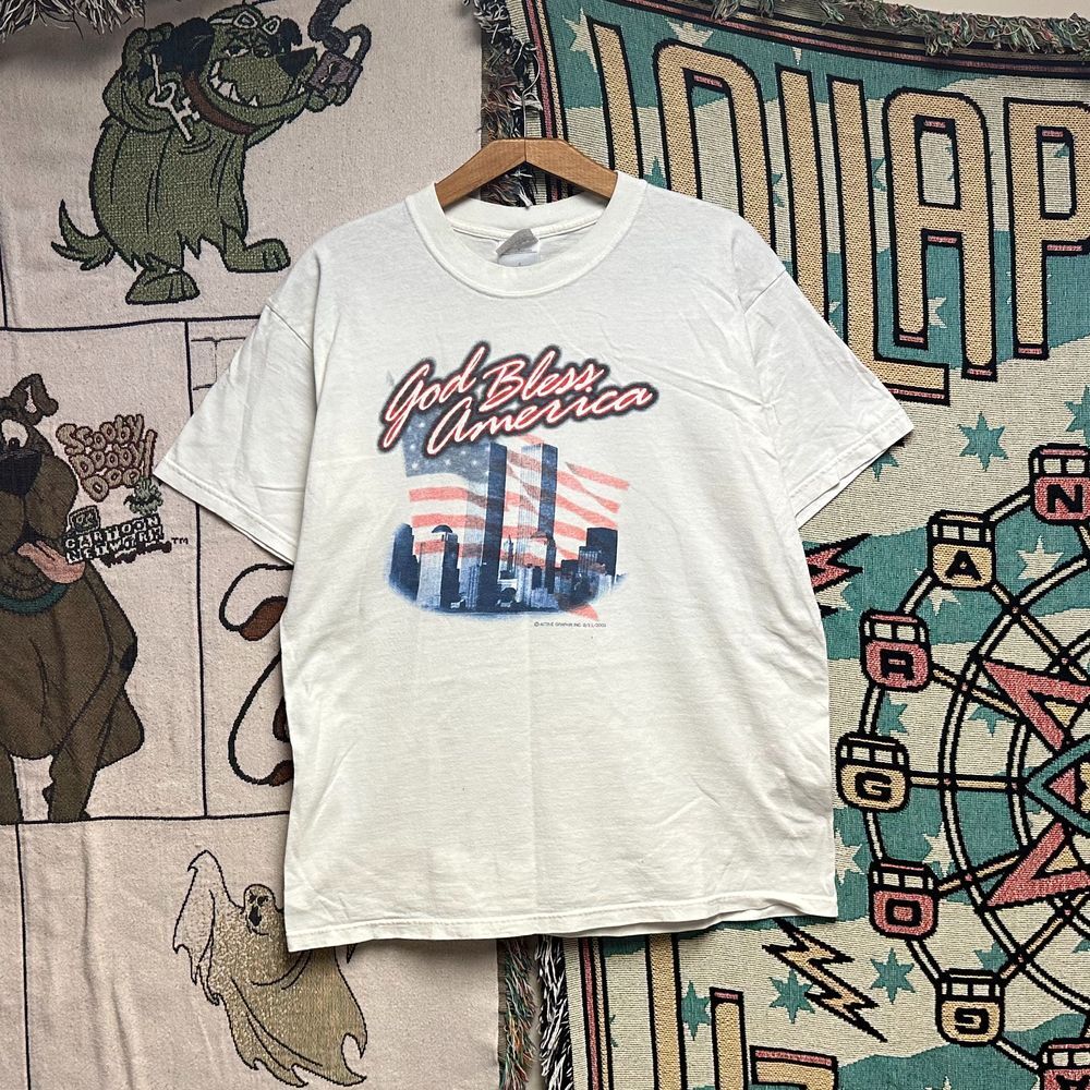 Vintage 9/11/2001 Tribute Memorial "God‎ Bless America" Shirt